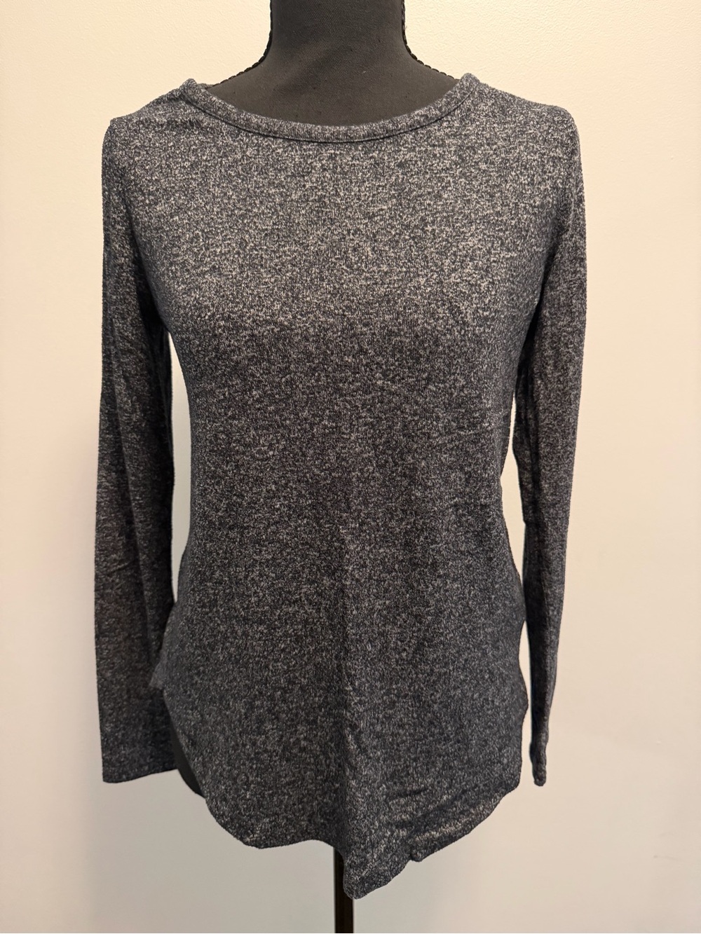 Old Navy Women's Marled Charcoal Long-Sleeve Crewneck
